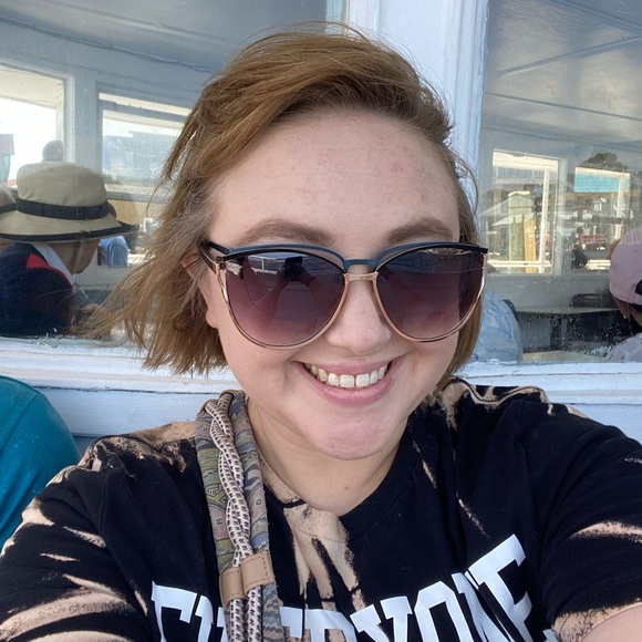 Meet your Posher, Marissa - Picture 1 of 1